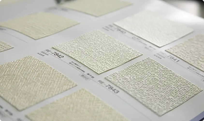 施工方法04:壁紙・天井クロス張替えを表す画像