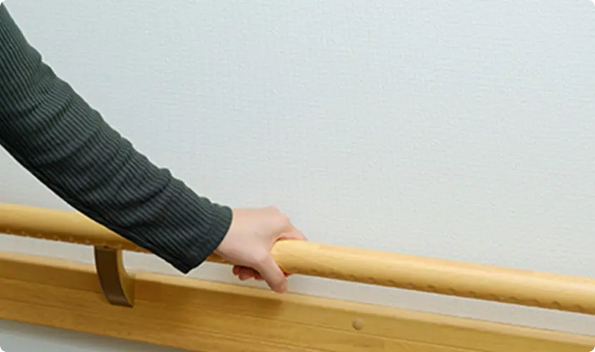 施工方法05:段差解消・手すり設置を表す画像